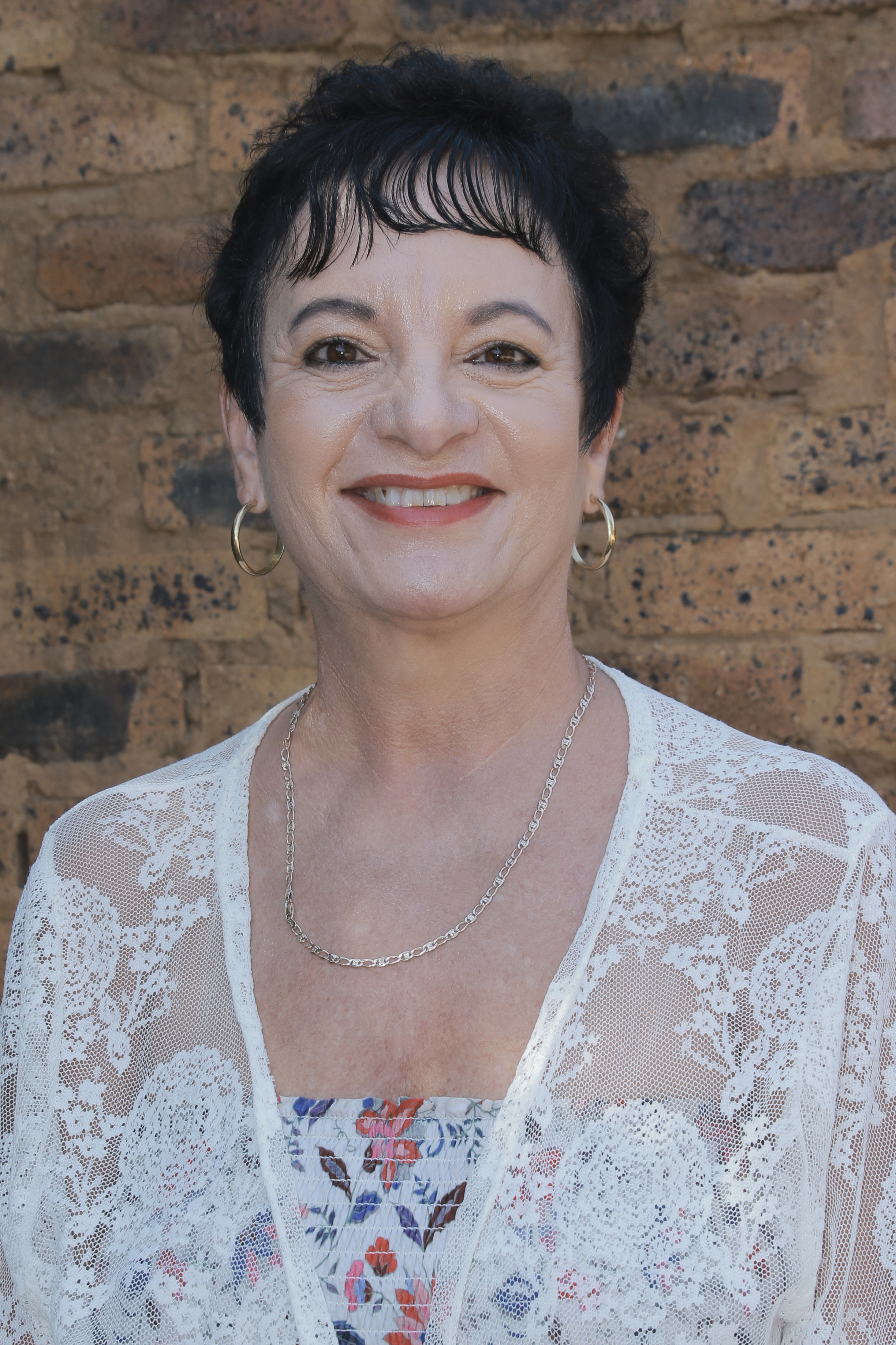Mrs Levina de Bruin